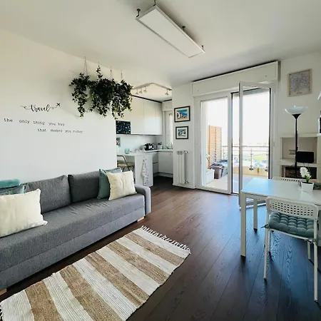 Sky Penthouse At Rome Airport Apartment